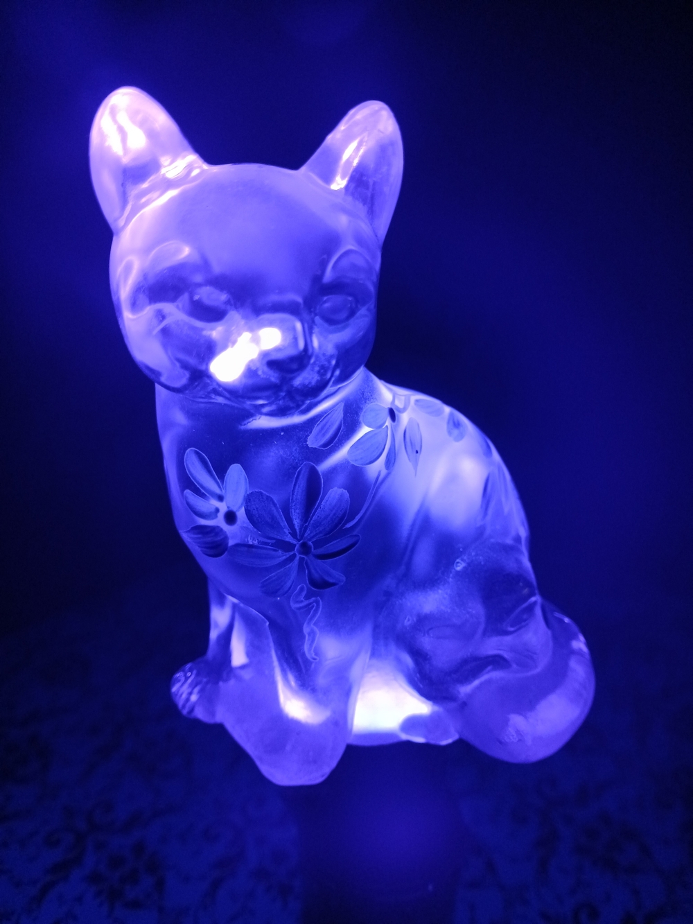 Fenton Blue Glass Cat Figurine with Floral Etching Signed Sunday Davis